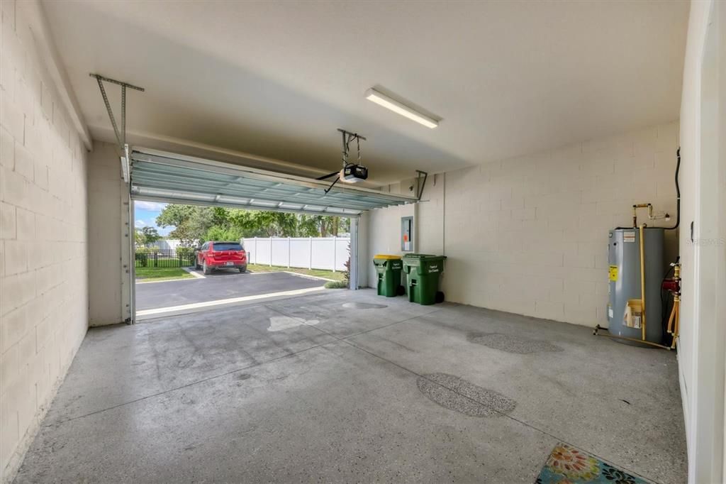 Active With Contract: $3,750 (3 beds, 3 baths, 2066 Square Feet)