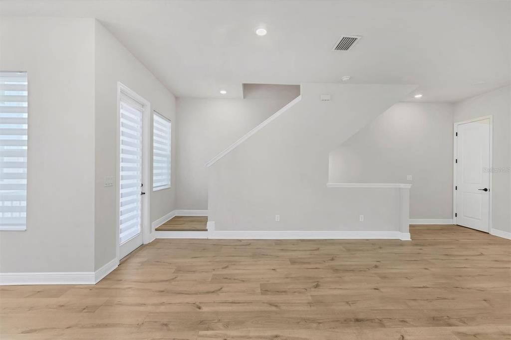 Active With Contract: $3,750 (3 beds, 3 baths, 2066 Square Feet)