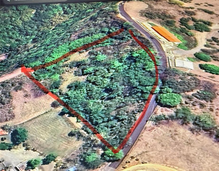 На продажу: $550,000 (2.88 acres)