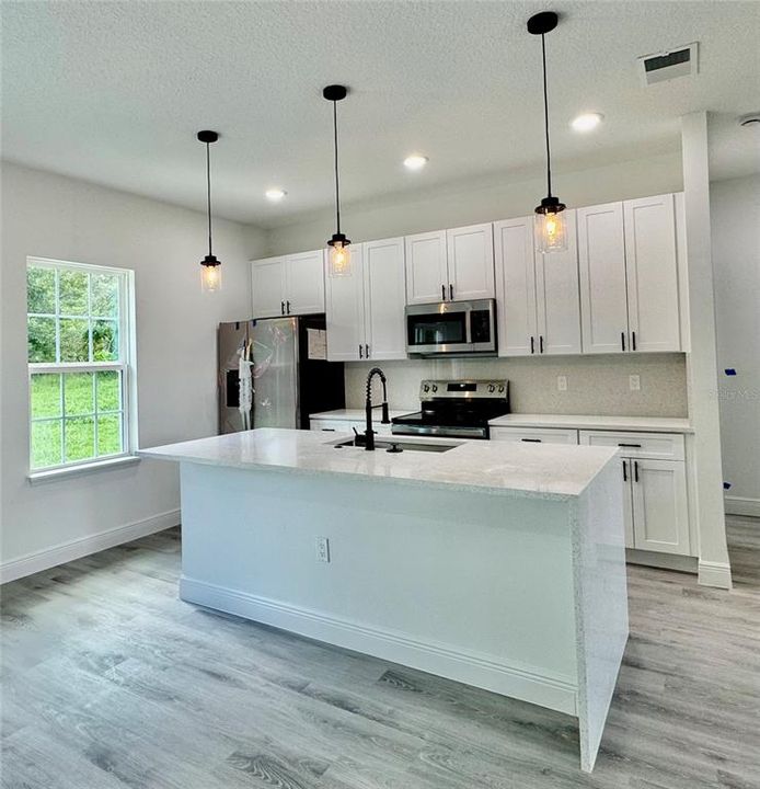 For Sale: $339,000 (4 beds, 2 baths, 1888 Square Feet)