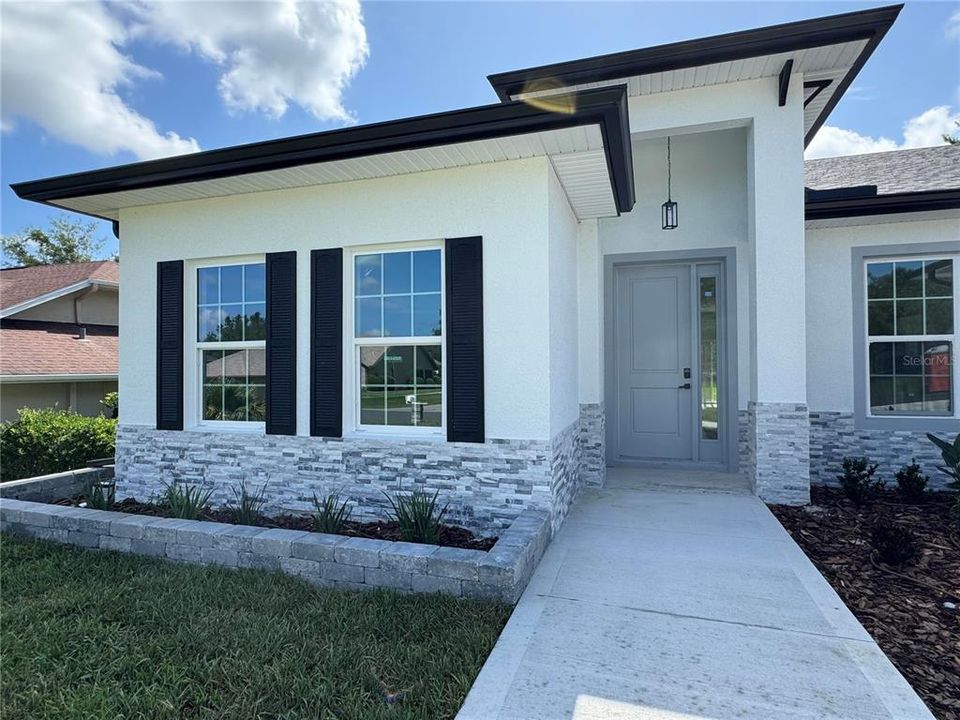 For Sale: $339,000 (4 beds, 2 baths, 1888 Square Feet)