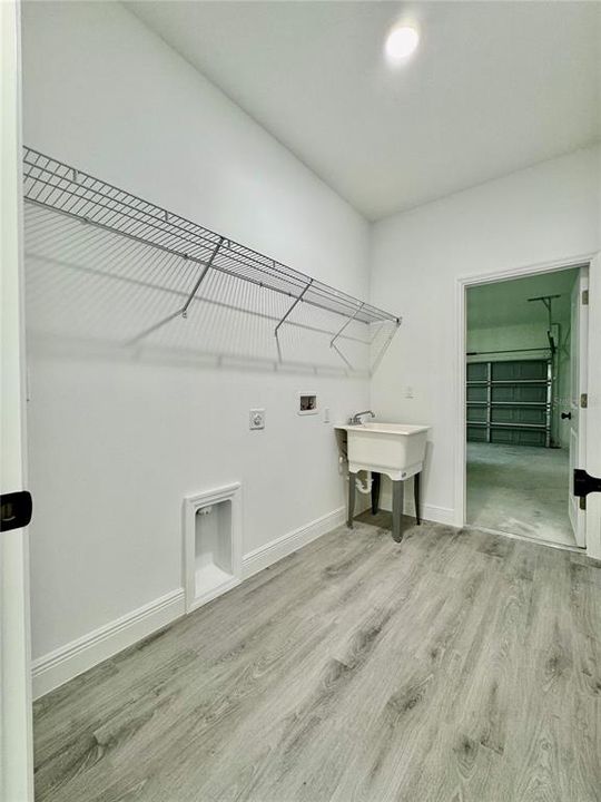 For Sale: $339,000 (4 beds, 2 baths, 1888 Square Feet)