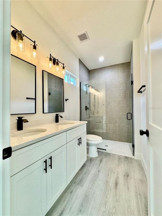 For Sale: $339,000 (4 beds, 2 baths, 1888 Square Feet)