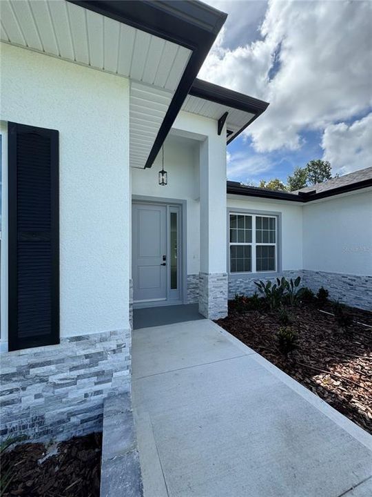 For Sale: $339,000 (4 beds, 2 baths, 1888 Square Feet)