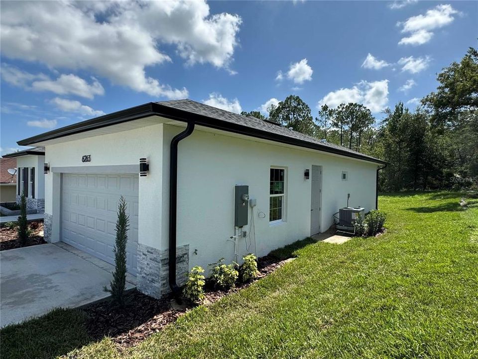 For Sale: $339,000 (4 beds, 2 baths, 1888 Square Feet)