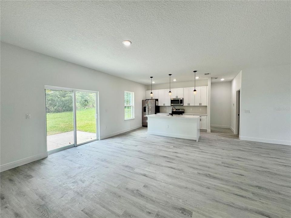 For Sale: $339,000 (4 beds, 2 baths, 1888 Square Feet)