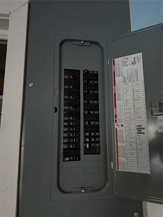 Active With Contract: $269,000 (2 beds, 2 baths, 1852 Square Feet)