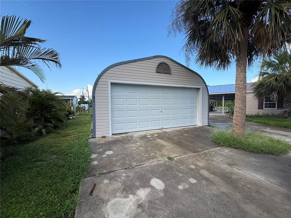 Active With Contract: $269,000 (2 beds, 2 baths, 1852 Square Feet)