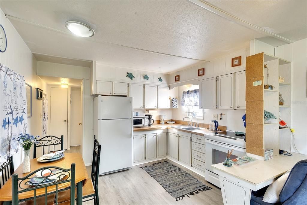 待售: $135,000 (2 贝兹, 1 浴室, 680 平方英尺)