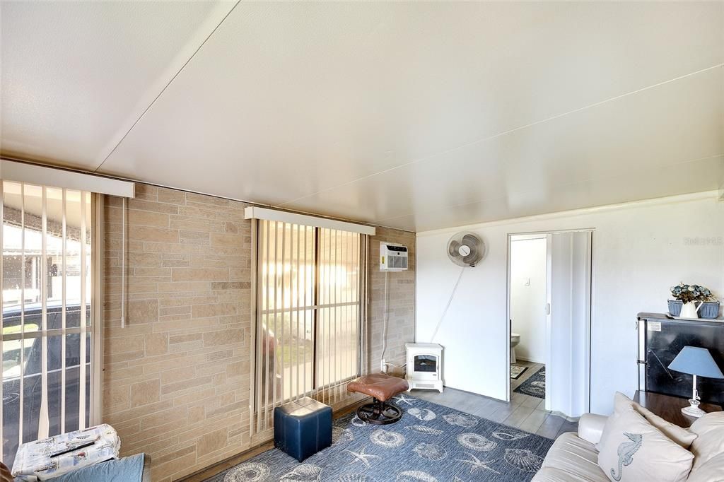 待售: $135,000 (2 贝兹, 1 浴室, 680 平方英尺)