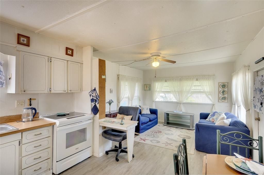 待售: $135,000 (2 贝兹, 1 浴室, 680 平方英尺)