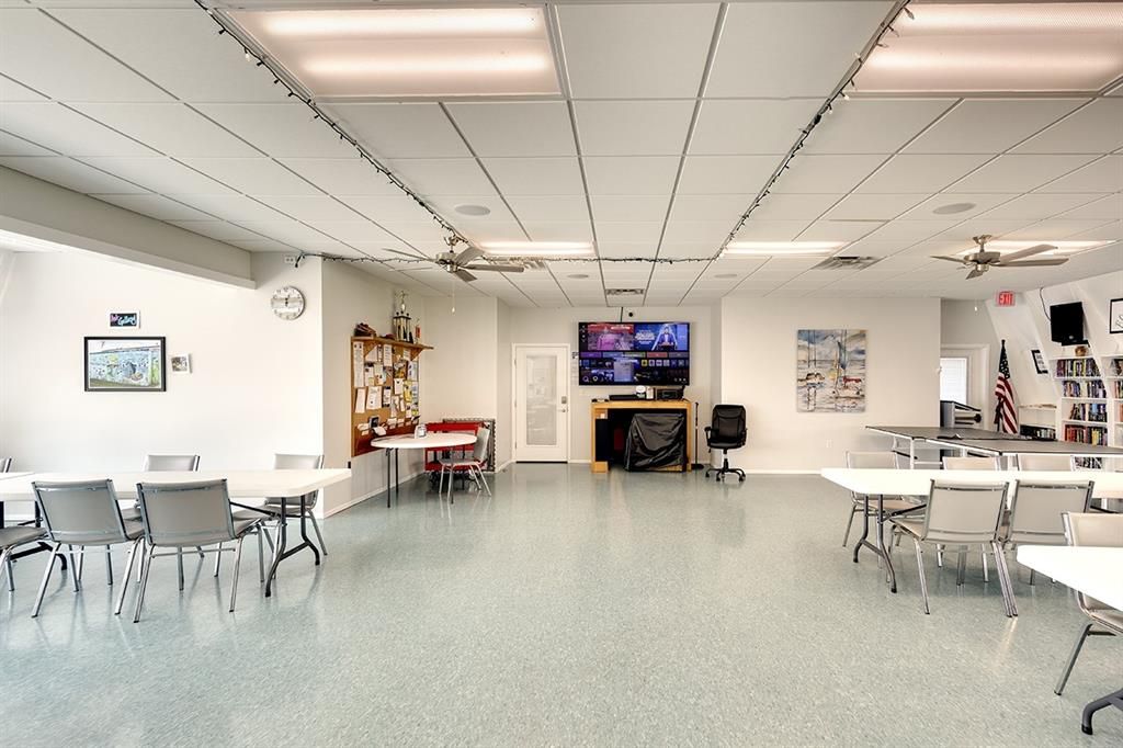 待售: $135,000 (2 贝兹, 1 浴室, 680 平方英尺)