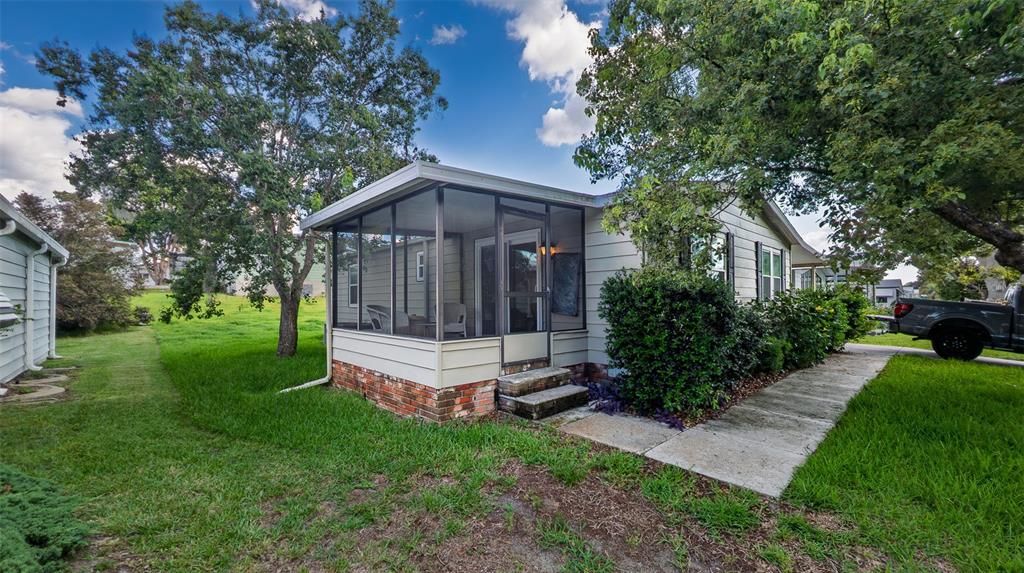 На продажу: $159,000 (2 спален, 2 ванн, 1092 Квадратных фут)