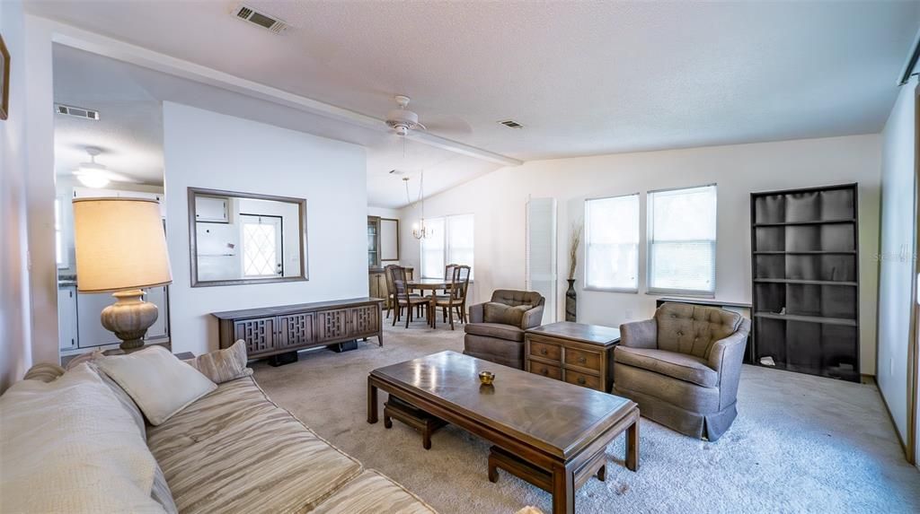 На продажу: $159,000 (2 спален, 2 ванн, 1092 Квадратных фут)