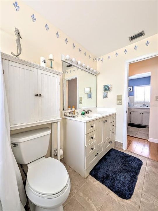 合同活跃: $1,600 (2 贝兹, 2 浴室, 862 平方英尺)