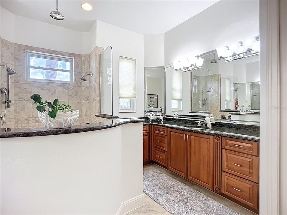 For Sale: $1,650,000 (3 beds, 2 baths, 3444 Square Feet)