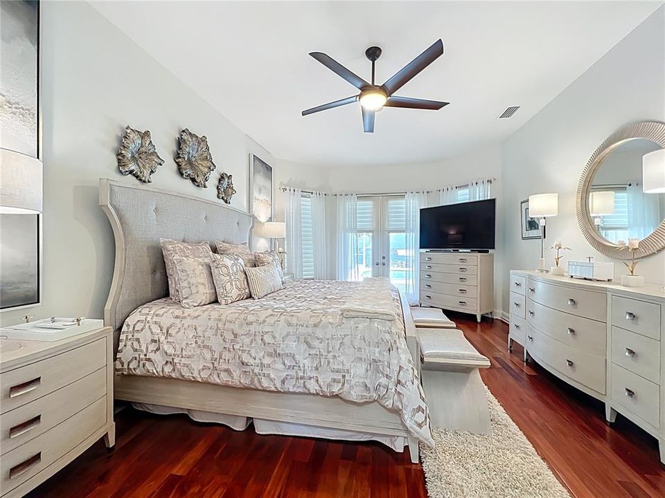 For Sale: $1,650,000 (3 beds, 2 baths, 3444 Square Feet)