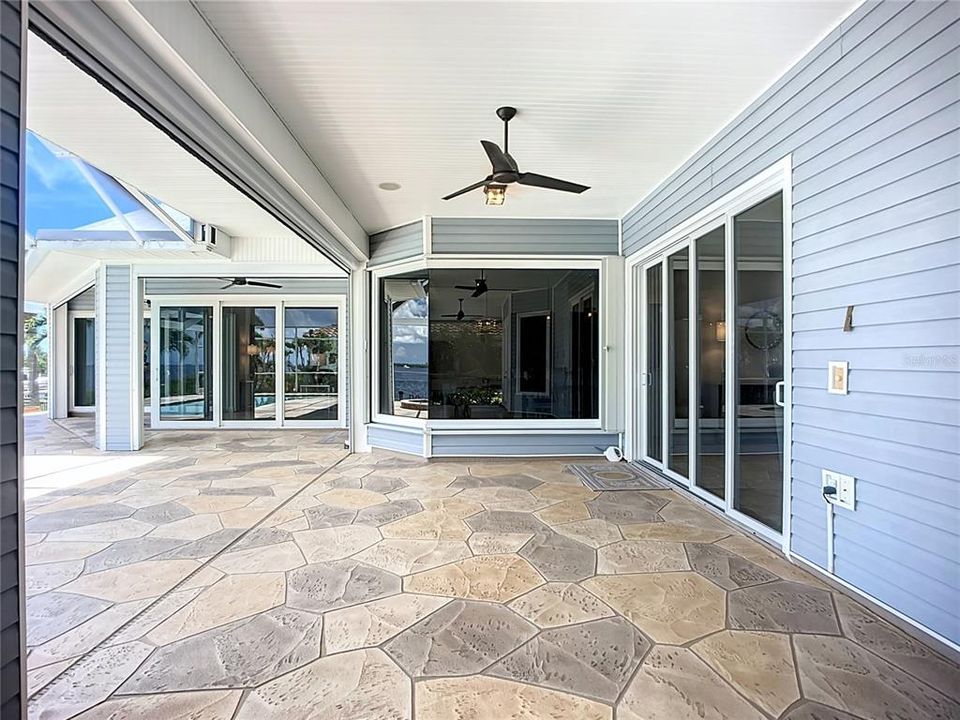 For Sale: $1,650,000 (3 beds, 2 baths, 3444 Square Feet)