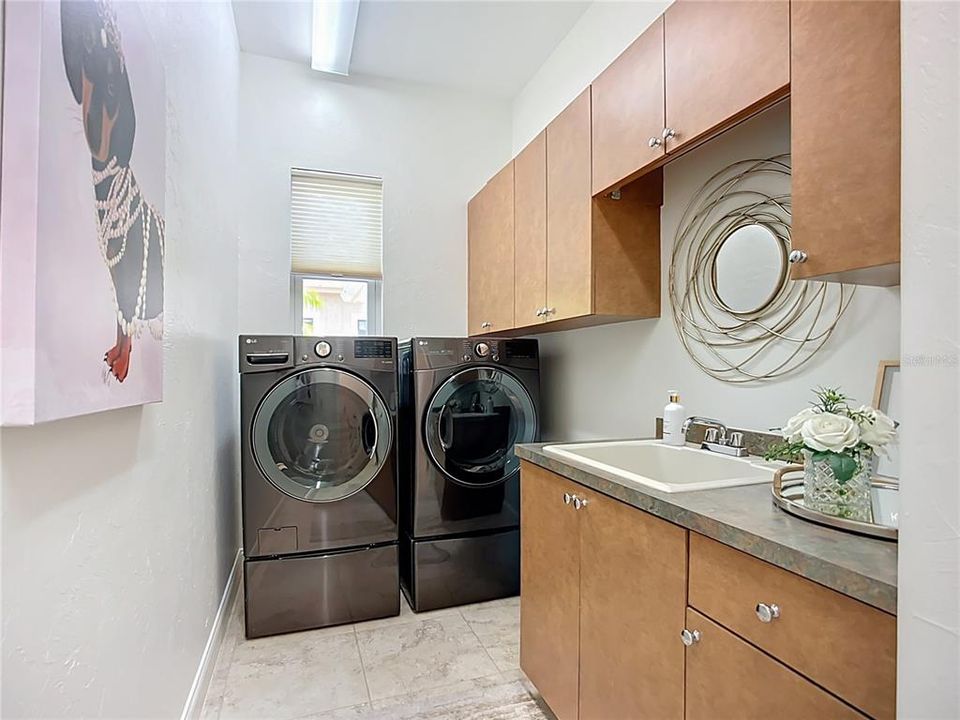 For Sale: $1,650,000 (3 beds, 2 baths, 3444 Square Feet)