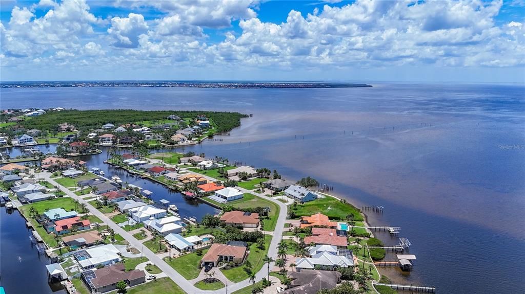 For Sale: $1,650,000 (3 beds, 2 baths, 3444 Square Feet)