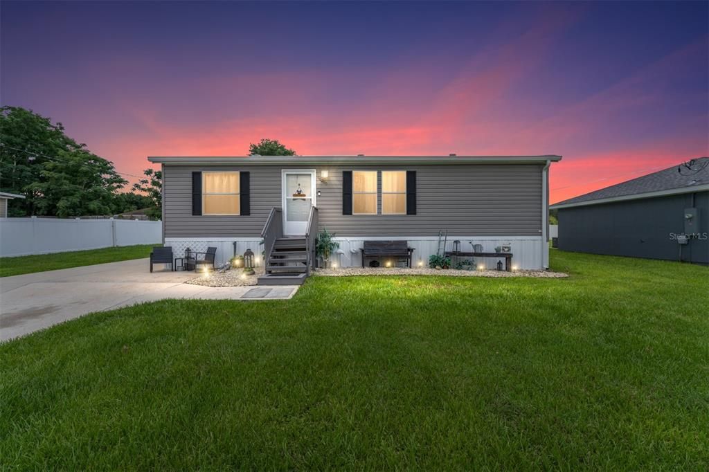 Active With Contract: $189,000 (2 beds, 2 baths, 1080 Square Feet)