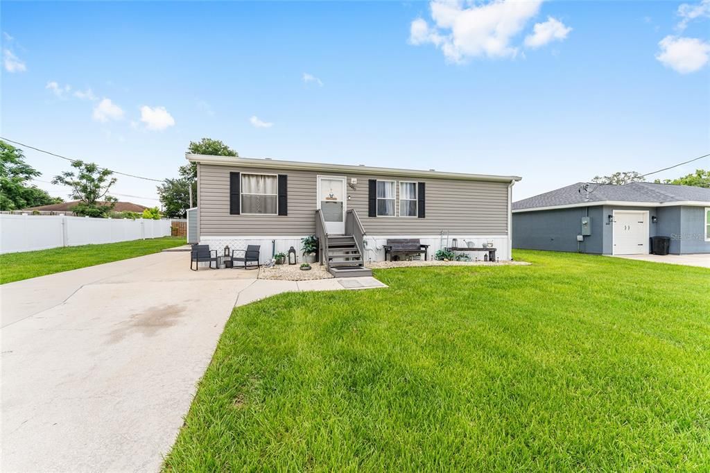 Active With Contract: $189,000 (2 beds, 2 baths, 1080 Square Feet)