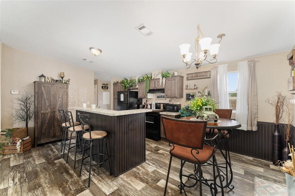 Active With Contract: $189,000 (2 beds, 2 baths, 1080 Square Feet)