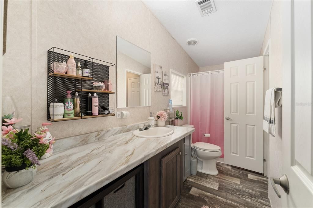 Active With Contract: $189,000 (2 beds, 2 baths, 1080 Square Feet)