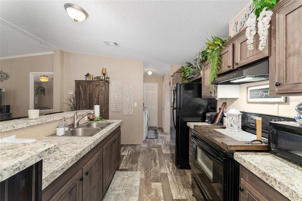 Active With Contract: $189,000 (2 beds, 2 baths, 1080 Square Feet)