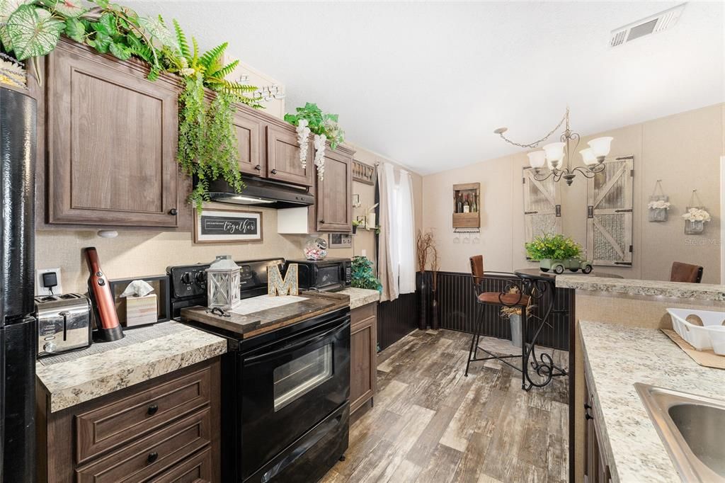 Active With Contract: $189,000 (2 beds, 2 baths, 1080 Square Feet)