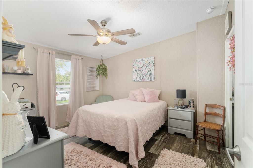 Active With Contract: $189,000 (2 beds, 2 baths, 1080 Square Feet)