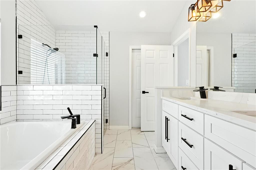 合同活跃: $639,111 (3 贝兹, 2 浴室, 2281 平方英尺)