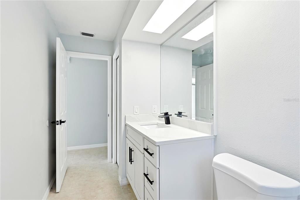 合同活跃: $639,111 (3 贝兹, 2 浴室, 2281 平方英尺)