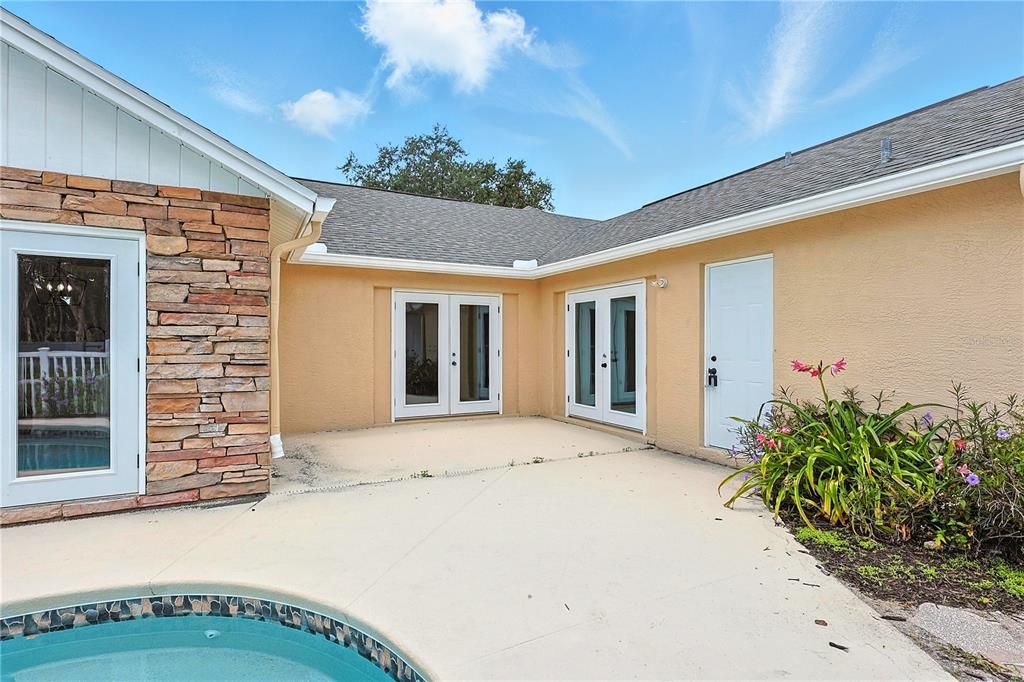 合同活跃: $639,111 (3 贝兹, 2 浴室, 2281 平方英尺)