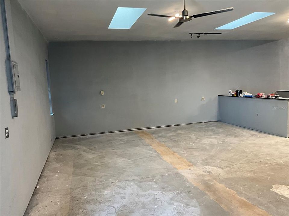 合同活跃: $639,111 (3 贝兹, 2 浴室, 2281 平方英尺)