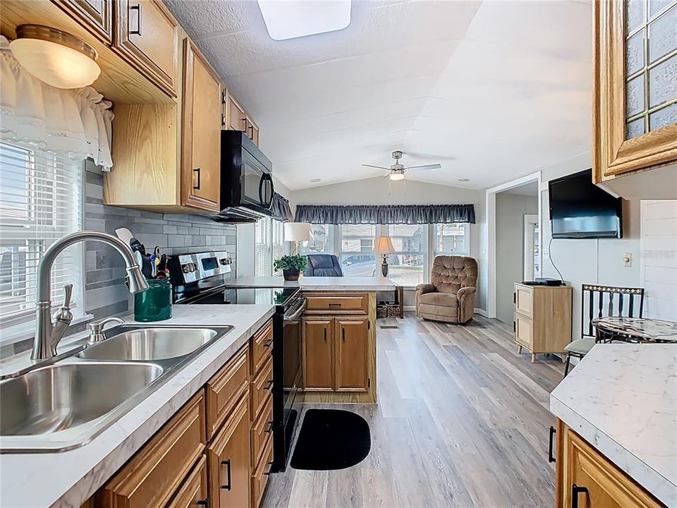 Activo con contrato: $128,900 (1 camas, 1 baños, 680 Pies cuadrados)