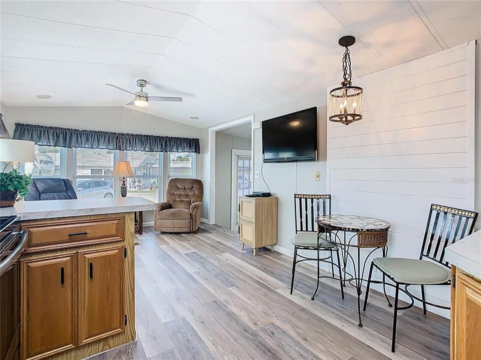 Activo con contrato: $128,900 (1 camas, 1 baños, 680 Pies cuadrados)