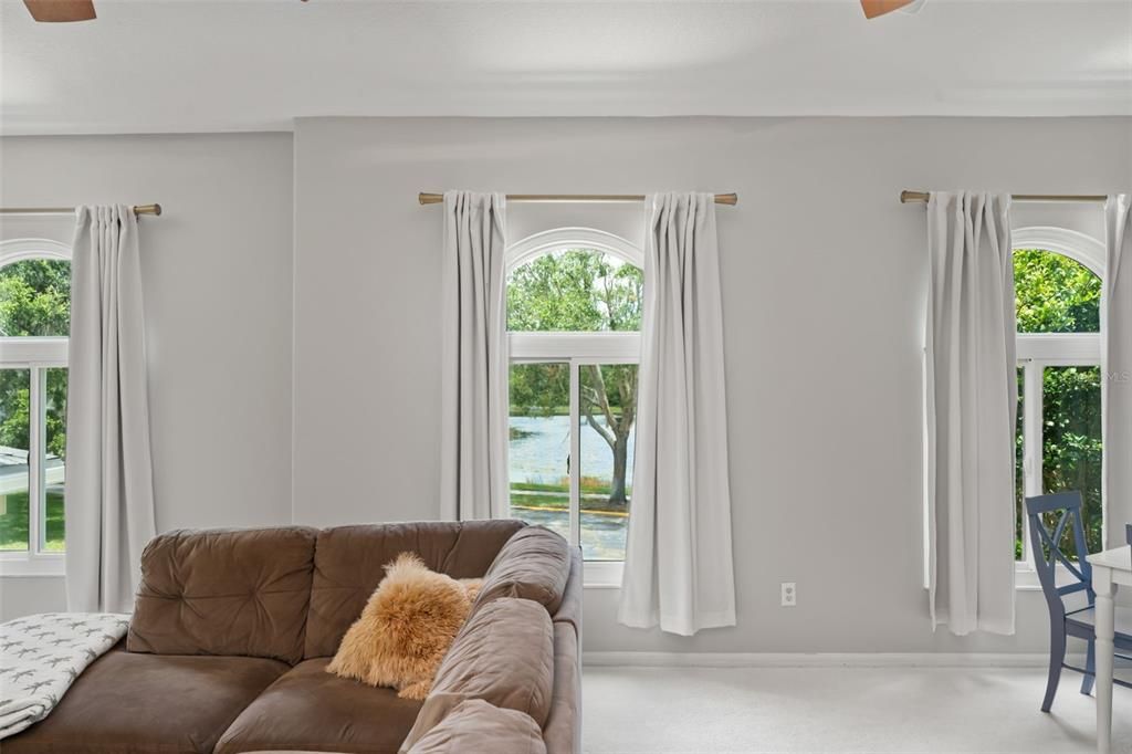 En Venta: $899,000 (5 camas, 3 baños, 3662 Pies cuadrados)