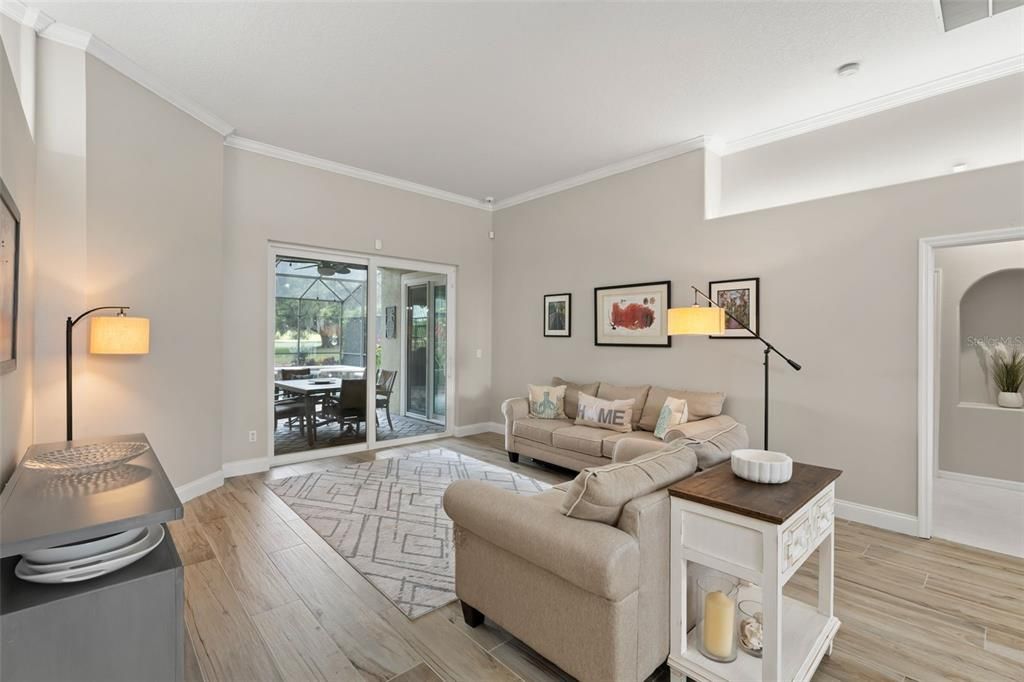 En Venta: $899,000 (5 camas, 3 baños, 3662 Pies cuadrados)