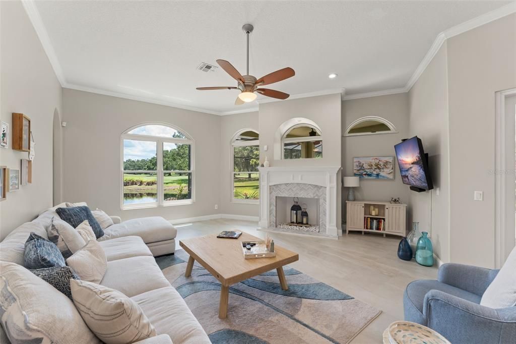 En Venta: $899,000 (5 camas, 3 baños, 3662 Pies cuadrados)