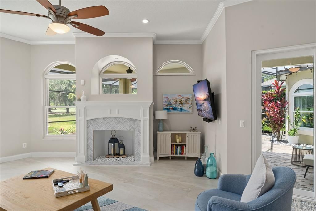 En Venta: $899,000 (5 camas, 3 baños, 3662 Pies cuadrados)