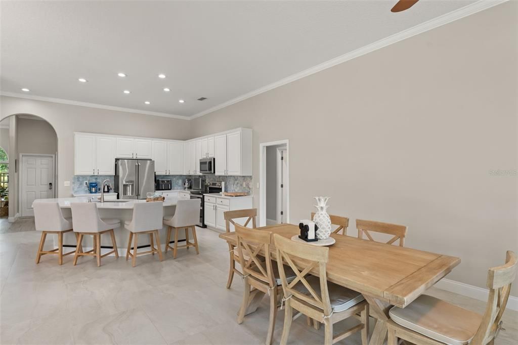 En Venta: $899,000 (5 camas, 3 baños, 3662 Pies cuadrados)