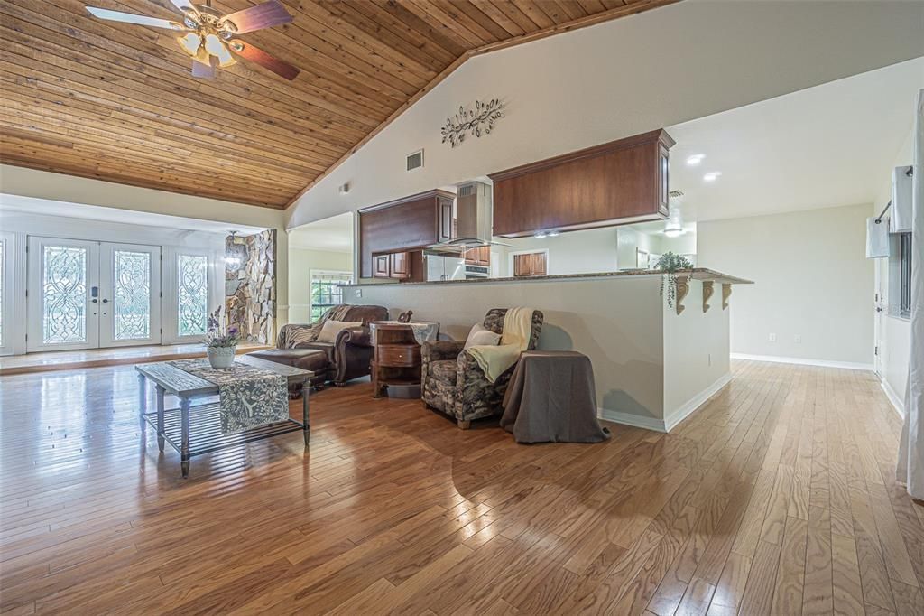 For Sale: $887,000 (4 beds, 2 baths, 3178 Square Feet)