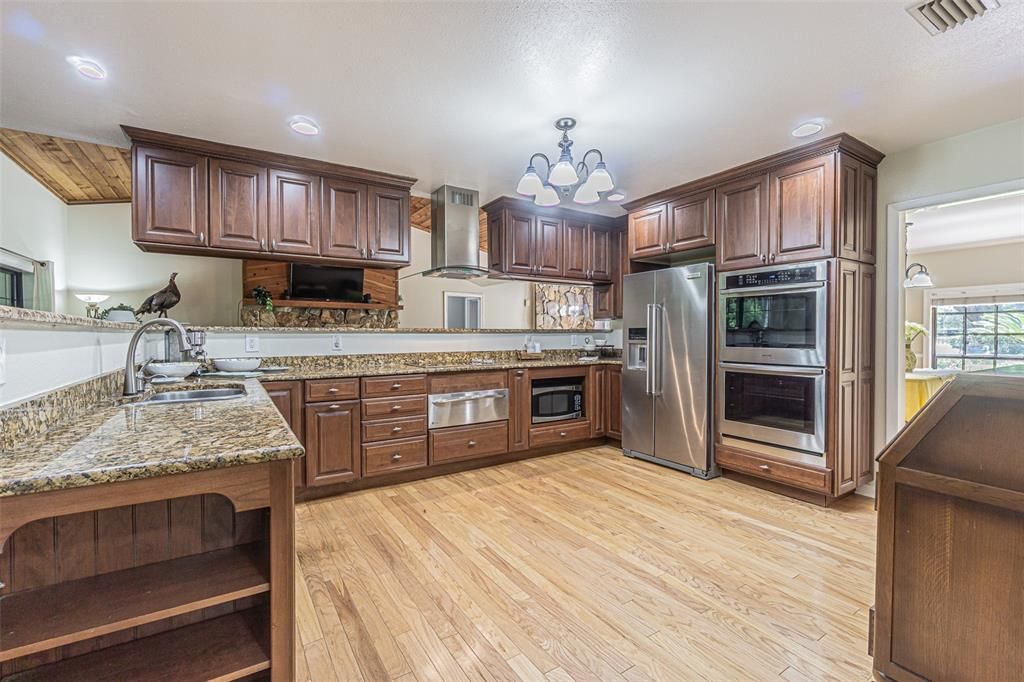 For Sale: $887,000 (4 beds, 2 baths, 3178 Square Feet)