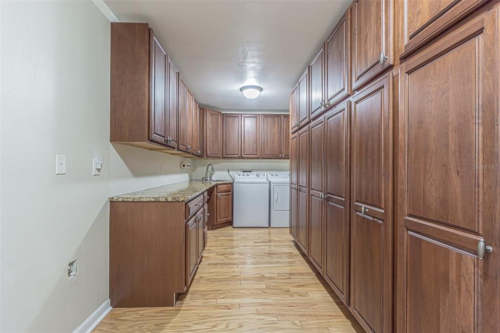 For Sale: $887,000 (4 beds, 2 baths, 3178 Square Feet)