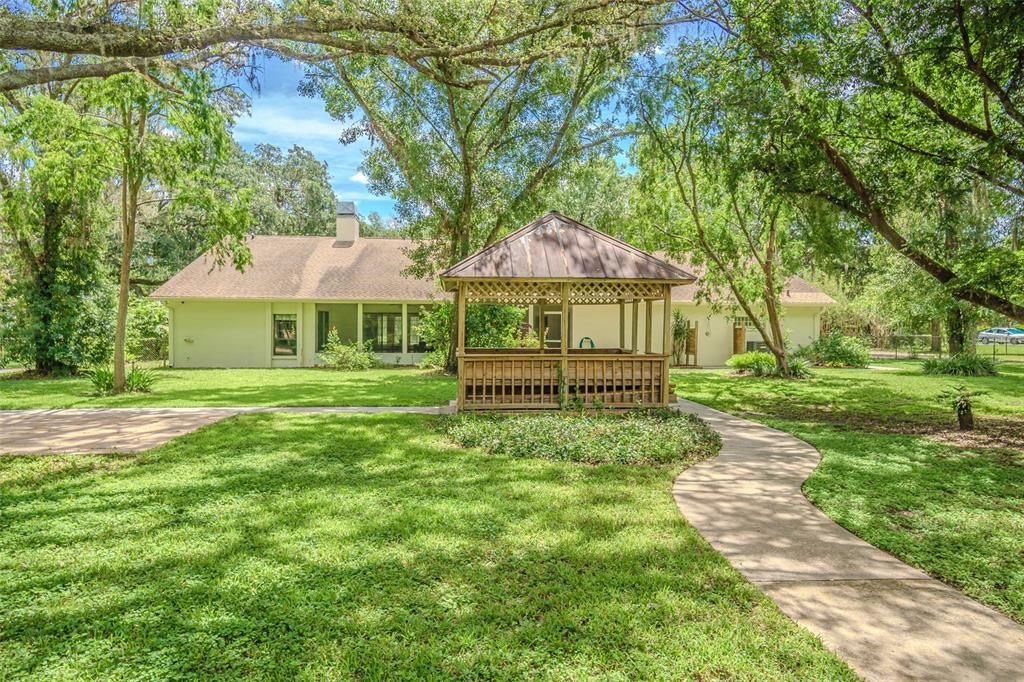 For Sale: $887,000 (4 beds, 2 baths, 3178 Square Feet)