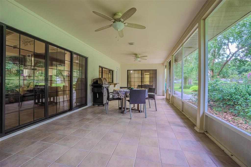 For Sale: $887,000 (4 beds, 2 baths, 3178 Square Feet)