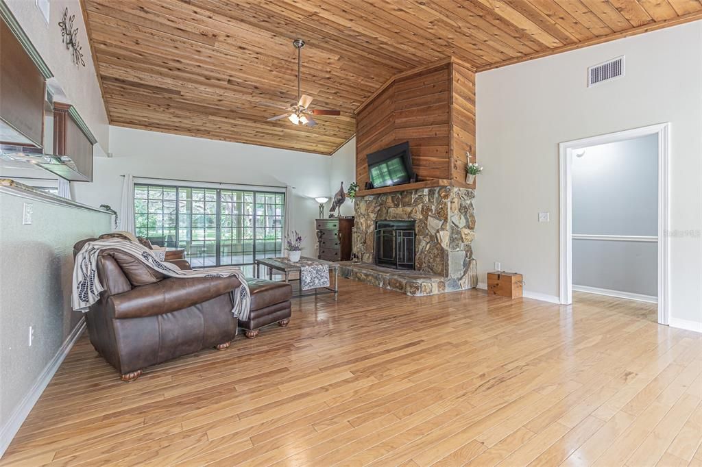 For Sale: $887,000 (4 beds, 2 baths, 3178 Square Feet)