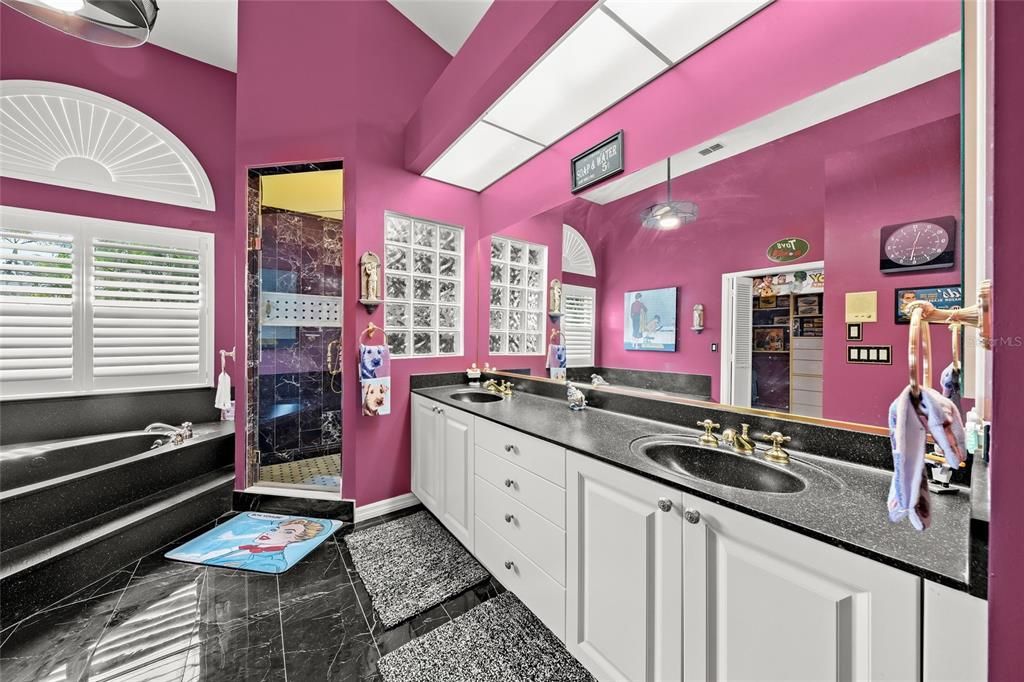 For Sale: $1,295,000 (5 beds, 3 baths, 3763 Square Feet)