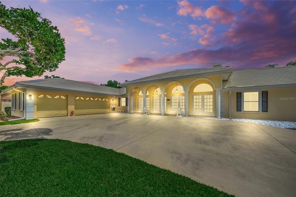 For Sale: $1,295,000 (5 beds, 3 baths, 3763 Square Feet)